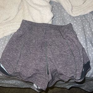 Lululemon hotty hot short 2.5'